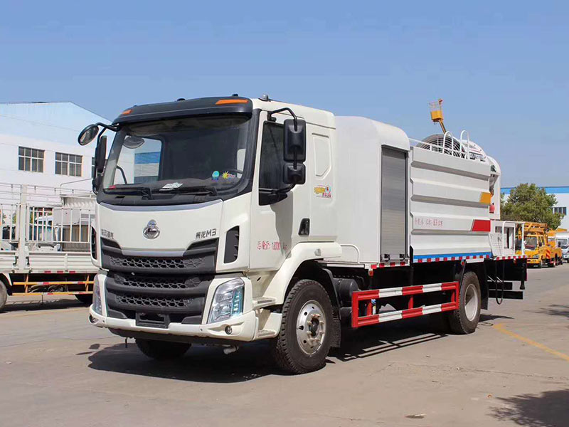 柳汽乘龍多功能抑塵車