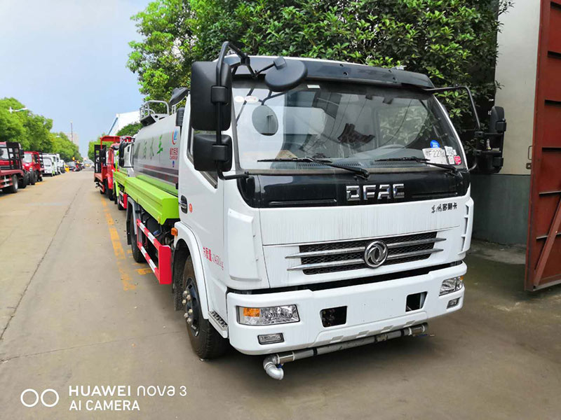 東風(fēng)大多利卡灑水車|國五8方灑水車