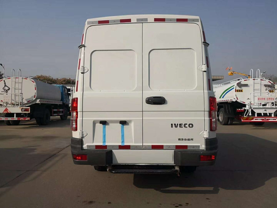 南京依維柯面包式冷藏車