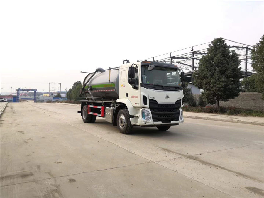 國(guó)六柳汽乘龍吸污車