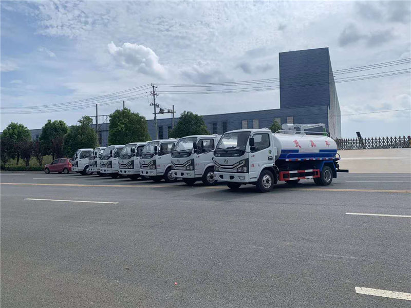 國六東風(fēng)小多利卡5方吸糞車批量發(fā)車內(nèi)蒙