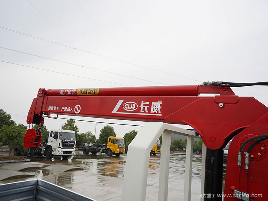 福田小金剛3噸藍(lán)牌隨車(chē)吊